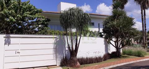 Sobrado para alugar em Rio Verde, Residencial Parque dos Ipês, com 3 suítes, com 250 m²