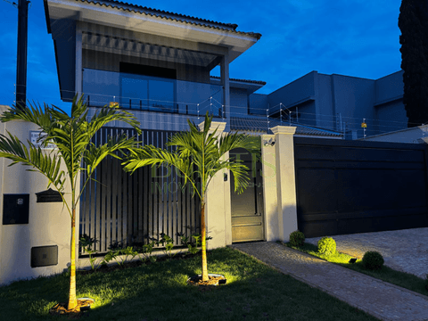 Sobrado à venda em Rio Verde, Parque dos Buritis, com 4 quartos, com 317.5 m²